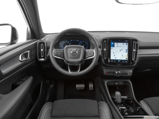 2022 volvo xc40 dashboard