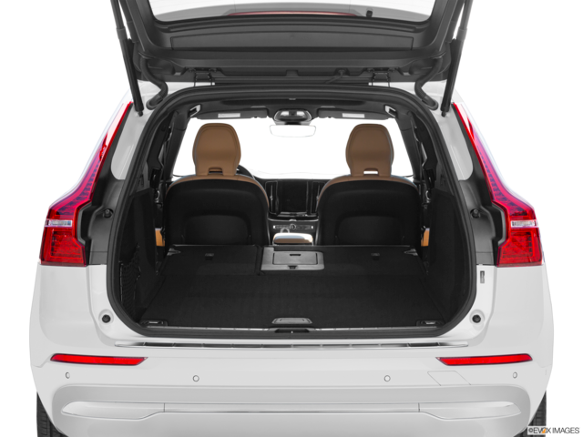 2022 volvo xc60 cargo area empty