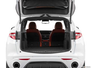 2023 alfa-romeo stelvio cargo area empty