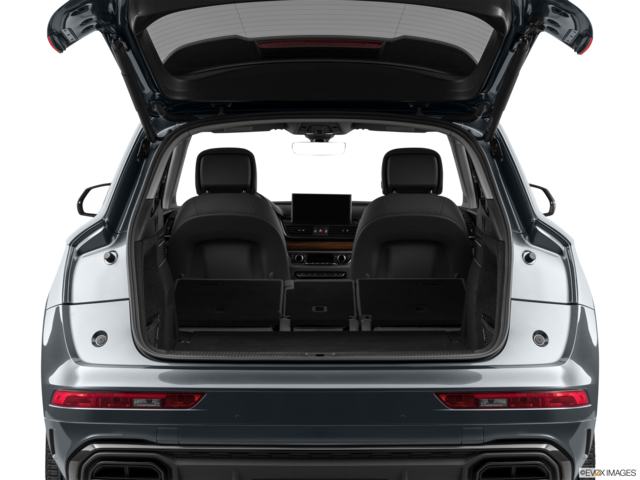 2023 audi q5 cargo area empty