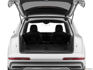 2023 audi q7 cargo area empty