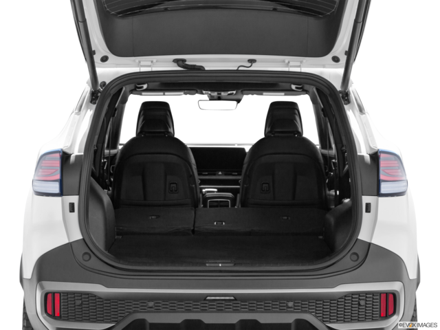 2023 kia sportage cargo area empty