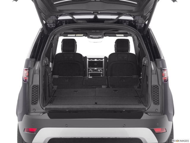 2023 land-rover discovery cargo area empty