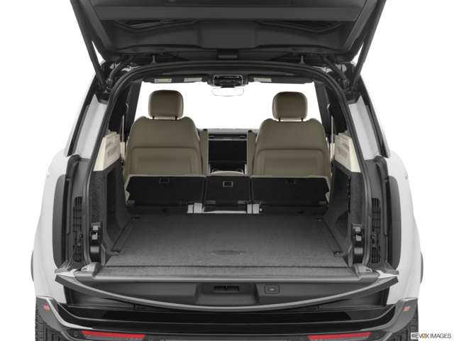 2023 land-rover range-rover cargo area empty