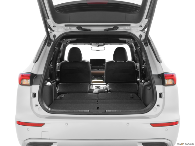 2023 mitsubishi outlander cargo area empty