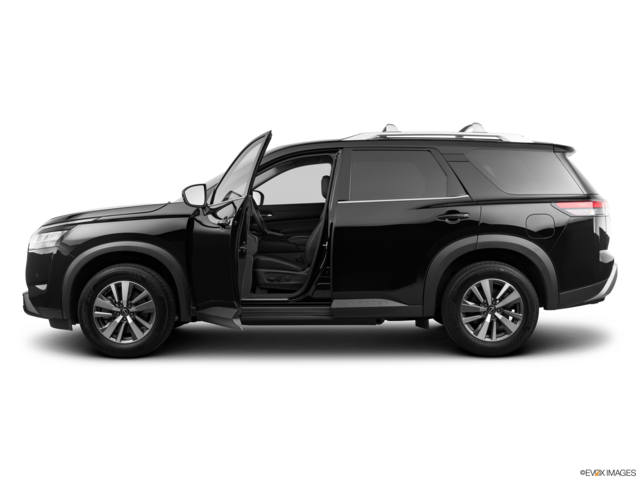 2023 nissan pathfinder side