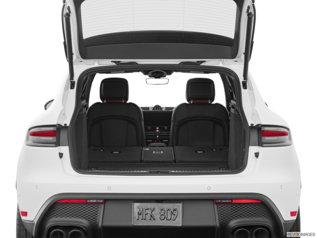 2023 porsche macan cargo area empty