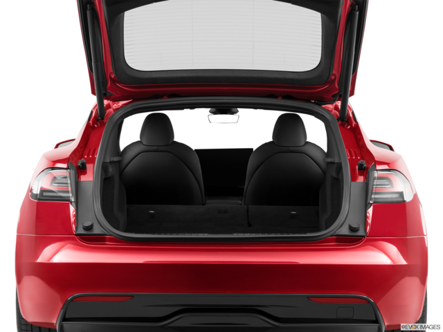 2023 tesla model-s cargo area empty
