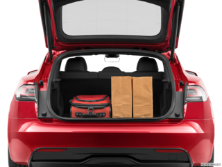 2023 tesla model-s cargo area with stuff