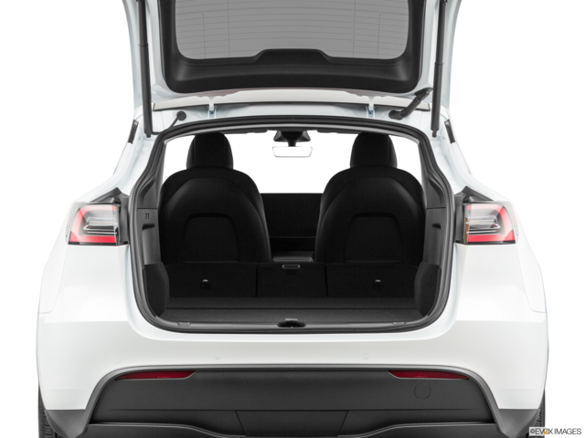 2023 tesla model-y cargo area empty