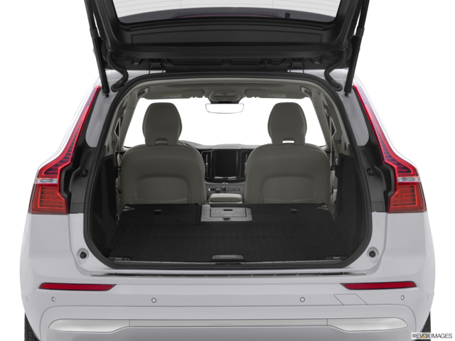 2023 volvo xc60 cargo area empty