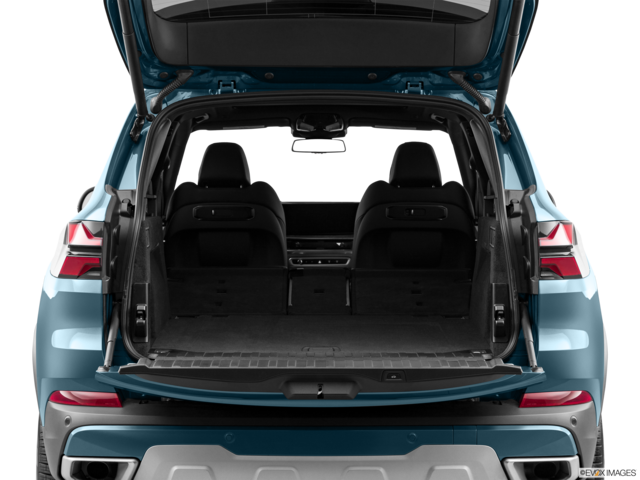 2024 bmw x5 cargo area empty