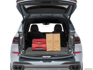 2024 bmw x7 cargo area with stuff